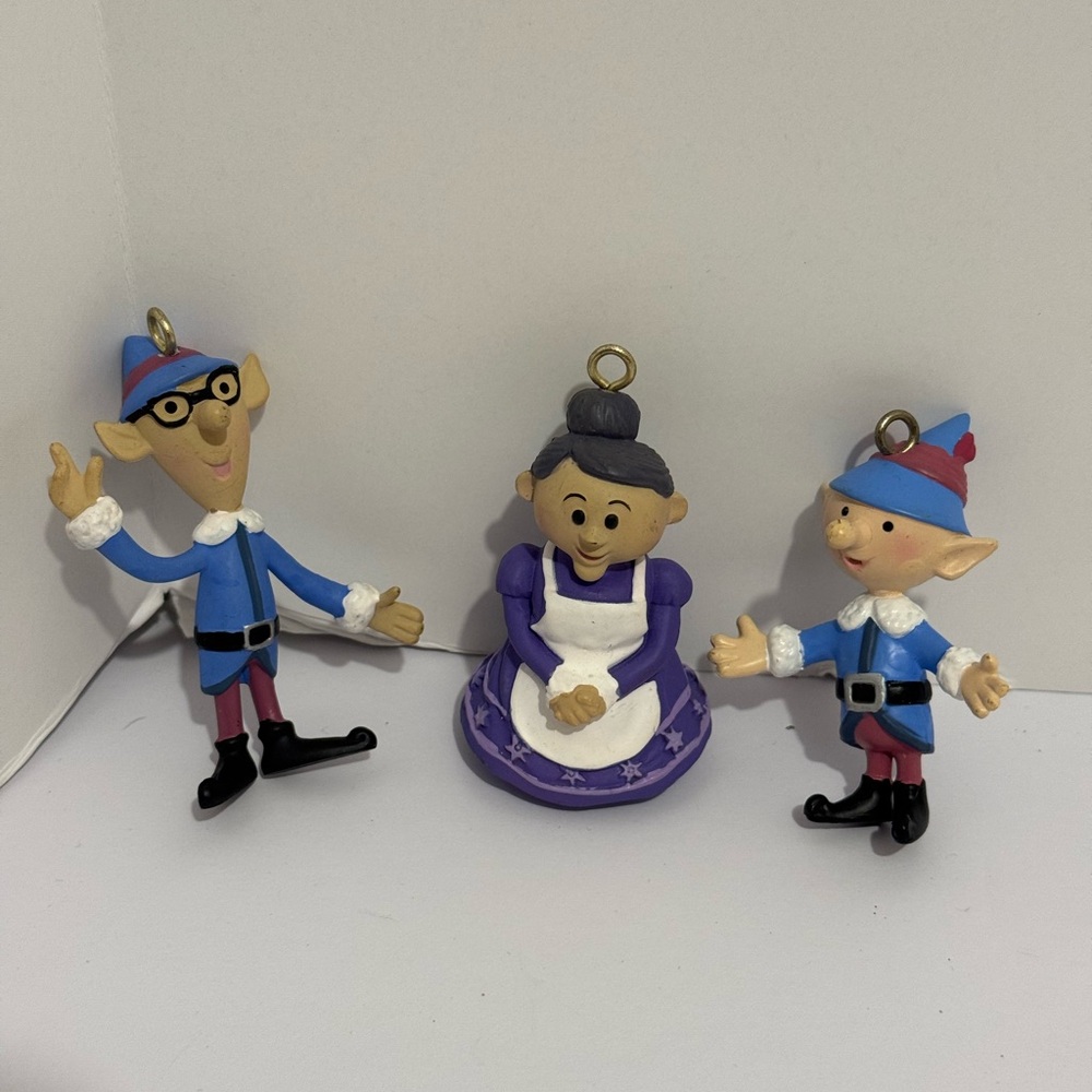 Island Of Misfit Playing Mantis Ornaments The Big Elf Mrs.Clause Hermey PVC Vntg